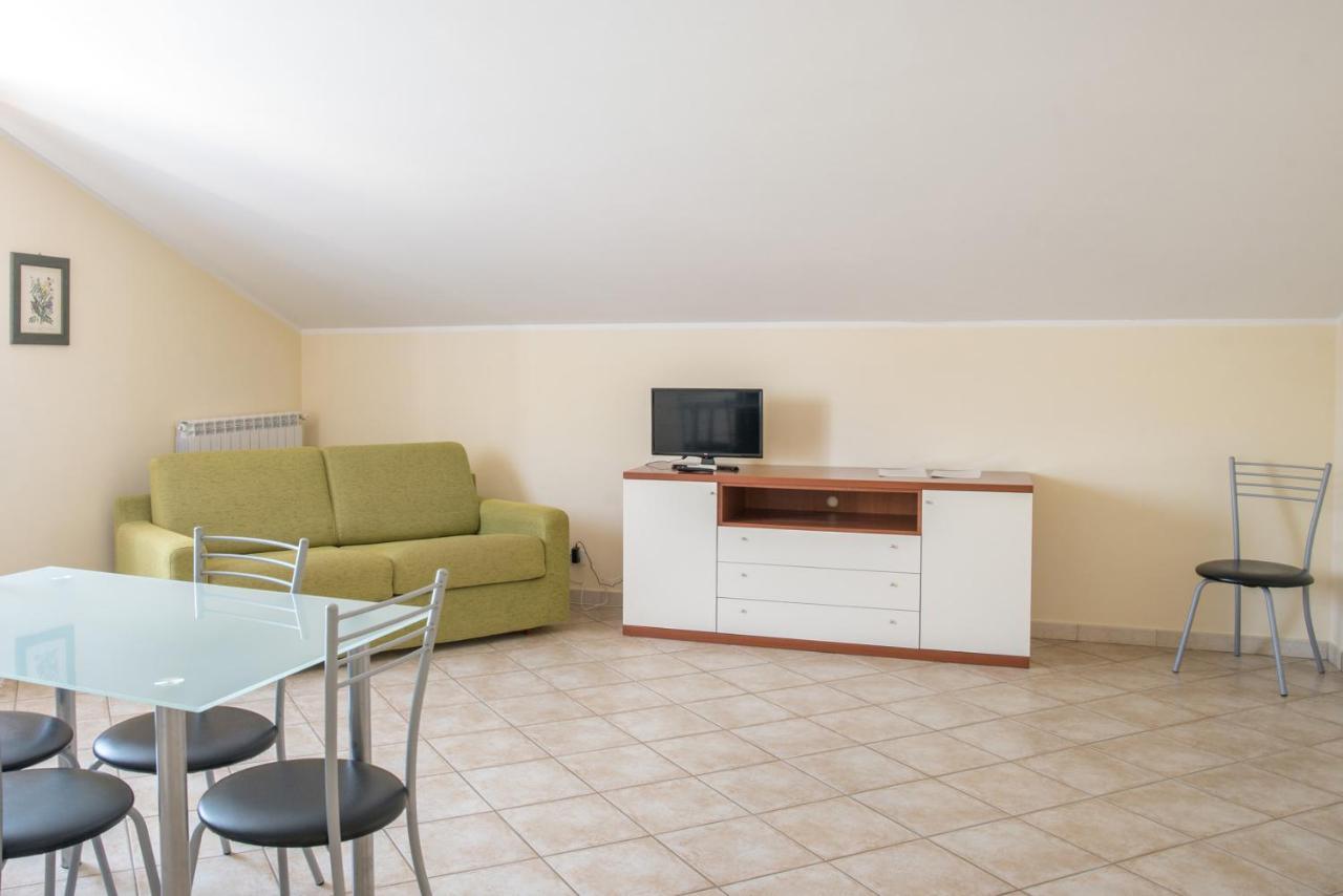Recidence L' Infinito Apartment Carbognano Luaran gambar